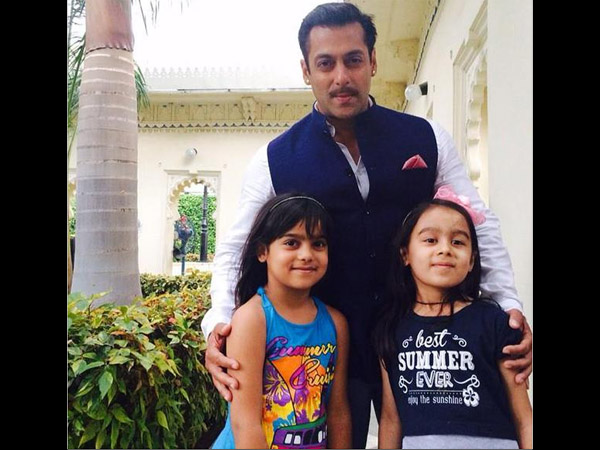 Salman With Fans