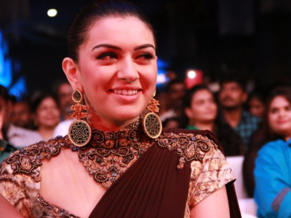 'Mannavanae Mannavanae' (length of the song: 5 min 25 sec)