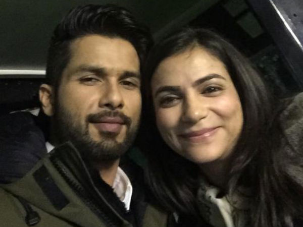 Shahid Taking Selfie Shahid Taking Selfie