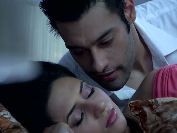Ashok Gets Close To Ishita