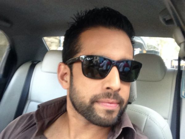 Salil Acharya Tweeted