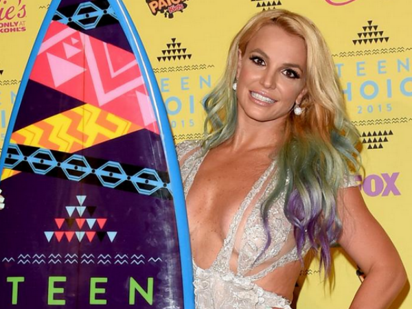 Britney Spears Is The Style Icon At Teen Choice Awards 2015!