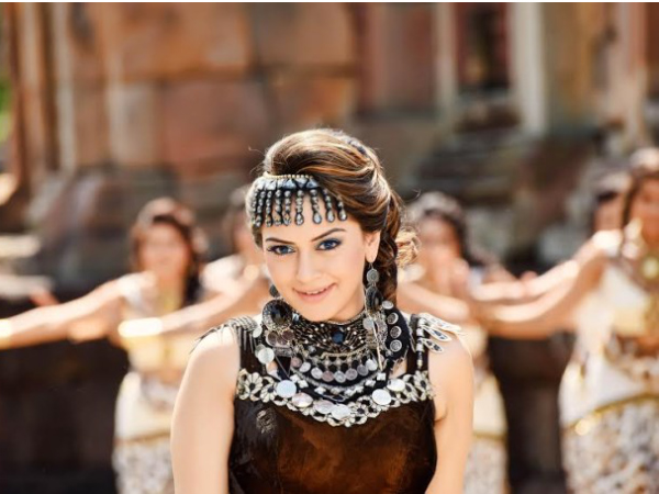 Hansika Falls For Vijay