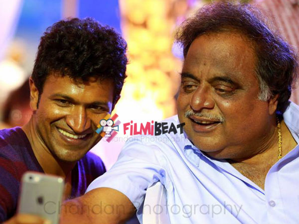 'Dodmane Huduga's Pose A Selfie With Mandyada Gandu Ambareesh! 