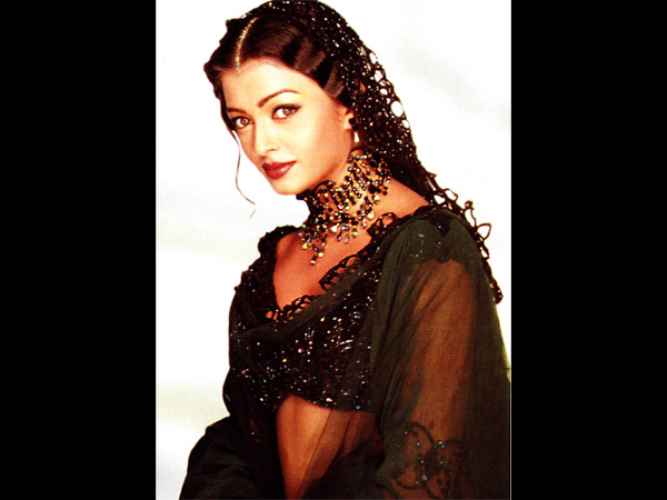 Aish In Black Aish In Black