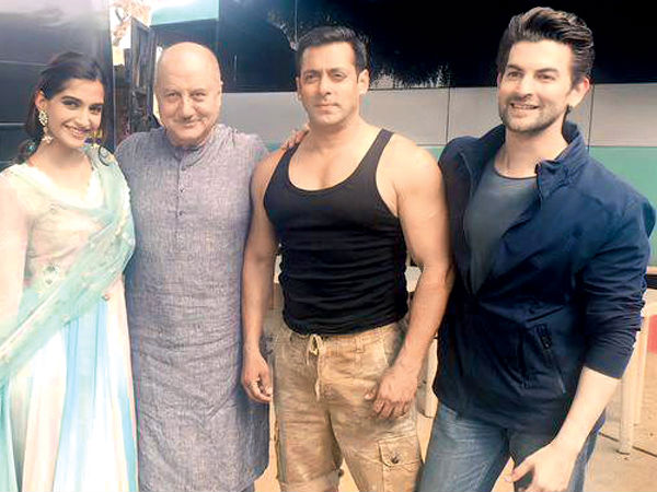 Sonam-Anupam-Salman-Neil 