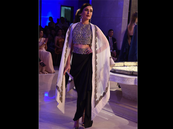 Sporting designer Anamika Khanna's Creations Sporting designer Anamika Khanna's Creations