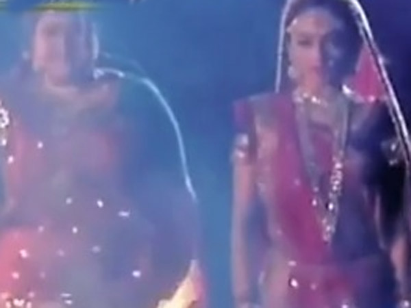 Twists In SNS Twists In SNS