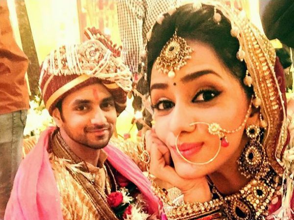 Meri Aashiqui Tum Se Hi: Ritika-Ranveer Third Time Bride-Groom Wedding Costume - PICS Meri Aashiqui Tum Se Hi: Ritika-Ranveer Third Time Bride-Groom Wedding Costume - PICS