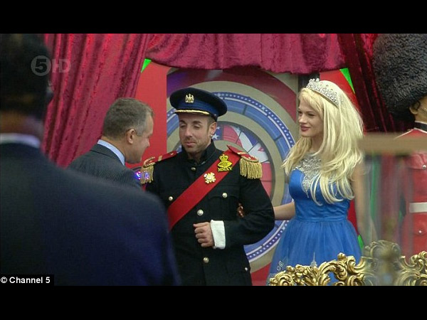 CBB UK vs USA: Chloe-Jasmine Whichello & Stevi Ritchie Make Up With A Steamy Kiss