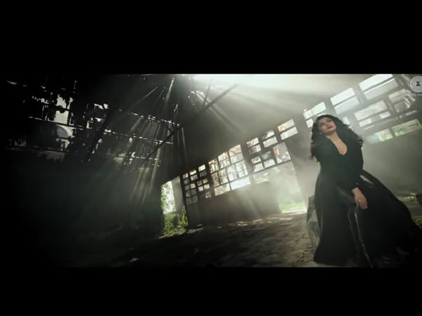 Aish In Black Attire