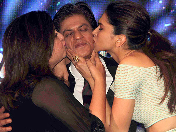 Awww! Lucky Shahrukh! 