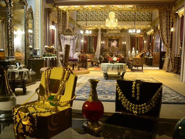 Gayatri And Ranaji's Jewelry 