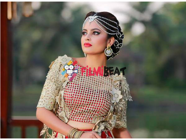 Vijay's Puli Has A New Kannada connection: It's Not Sudeep! 