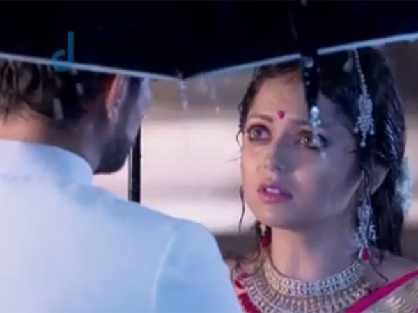 Gayatri Makes Up Her Mind