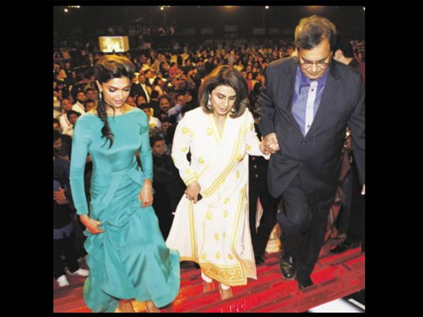 Award Show Award Show