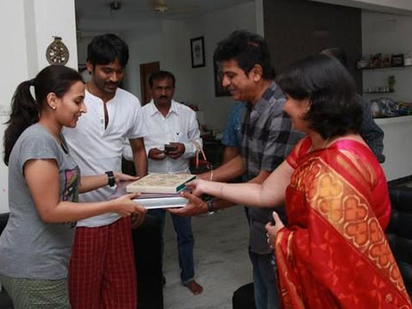 Shivarajkumar Inviting Dhanush 