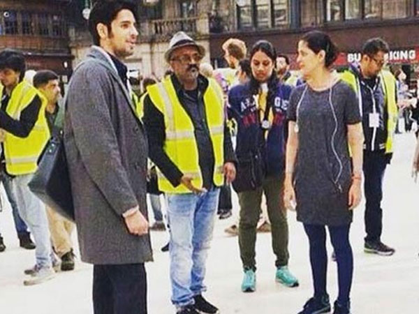 Katrina Romancing Sidharth 