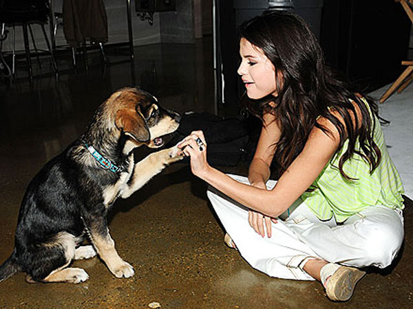  Selena Gomez With Her Baylor 