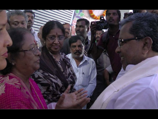 BV Radha With CM Siddaramaiah 