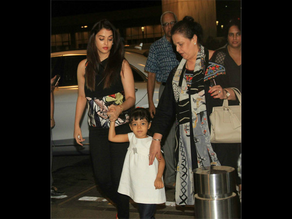 Aish with Aaradhya Aish with Aaradhya