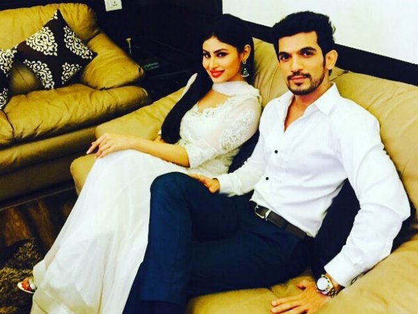 Meri Aashiqui Tum Se Hi-Naagin Actor Arjun Bijlani Celebrates Birthday; Shares Pic With His Son