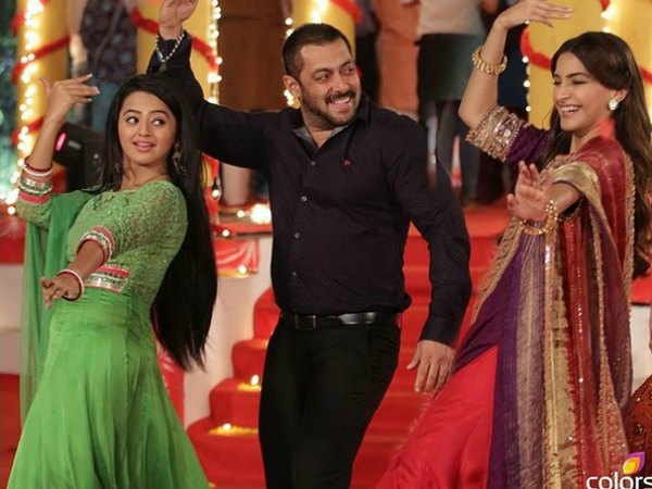 Swaragini’s Swara-Helly Shah Shakes Her Legs With Prem Ratan Dhan Payo’s Salman Khan-Sonam Kapoor