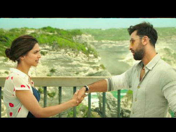 Aakanksha ‏@thoughtpouch