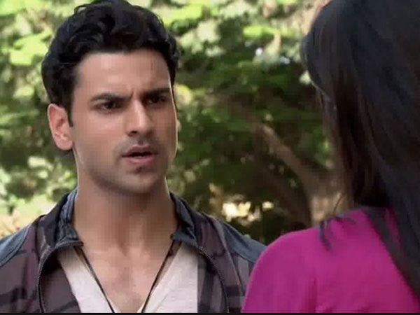 Abhishek Reaches To Save Ishita Abhishek Reaches To Save Ishita