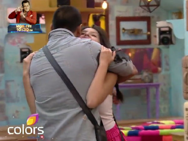 In Pic: Prince Hugs Nora