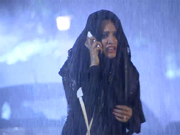 Shagun Gets Into Ashok's Car