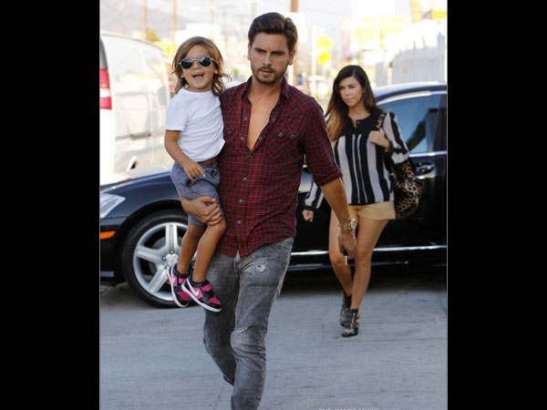 Really? Scott Disick Going To Spend Christmas With The Kardashians?