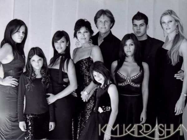 The Kardashians Release Christmas Card 2015: Features Only Kris' Grandchildren! The Kardashians Release Christmas Card 2015: Features Only Kris' Grandchildren!