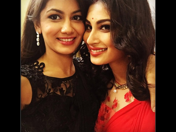 This Is How Kumkum Bhagya’s Sriti Jha & Naagin’s Mouni Roy Admire Each Other! This Is How Kumkum Bhagya’s Sriti Jha & Naagin’s Mouni Roy Admire Each Other!