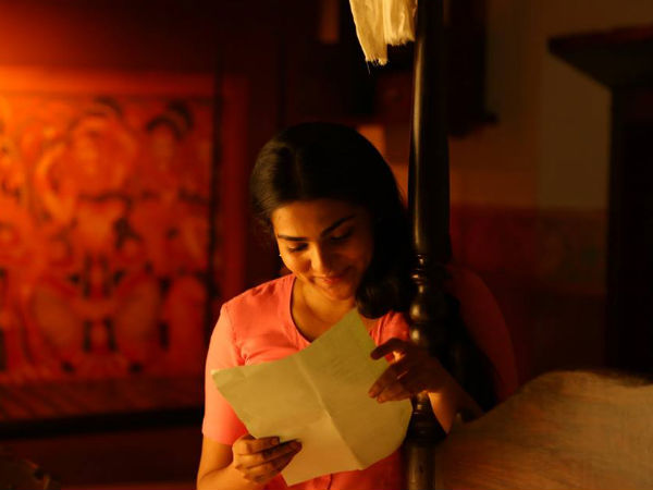 Parvathy (Ennu Ninte Moideen)