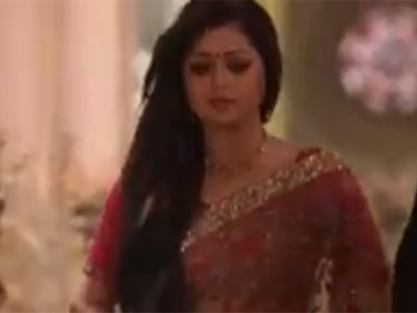 Gayatri Leaves Ameerkot