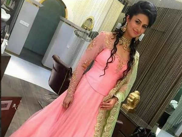 Divyanka's Looks