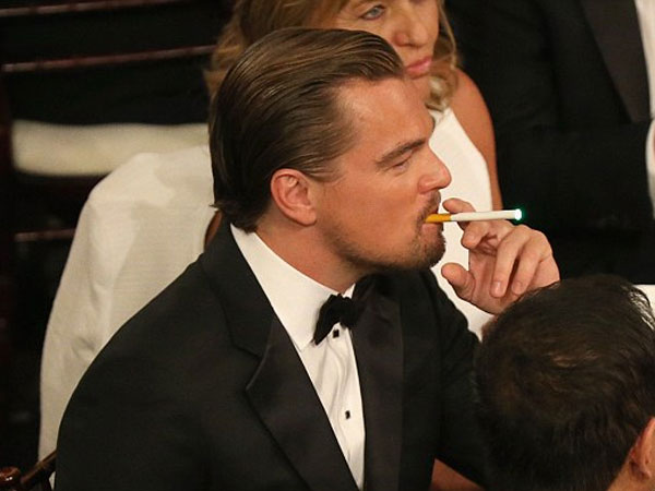 Leonardo DiCaprio Smoking Vape At SAG Awards Is 'Deeply Troubling' : American Lung Association Leonardo DiCaprio Smoking Vape At SAG Awards Is 'Deeply Troubling' : American Lung Association