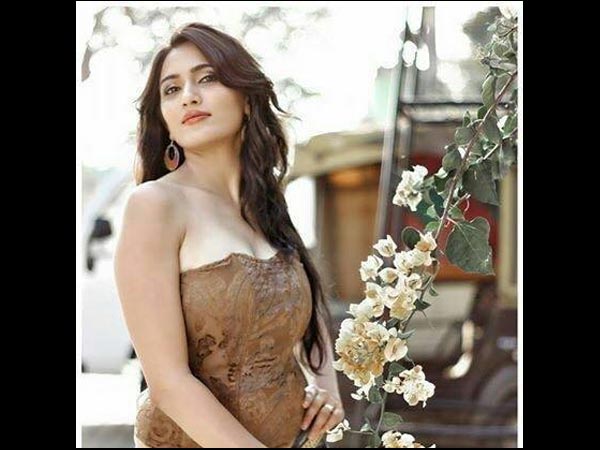 Bollywood Calling Mythriya Gowda For 'Shraap'! Read more at: /kannada/news/2016/mythriya-gowda-to-debut-in-bollywood-movie-shraap-216744.html Bollywood Calling Mythriya Gowda For 'Shraap'! Read more at: /kannada/news/2016/mythriya-gowda-to-debut-in-bollywood-movie-shraap-216744.html