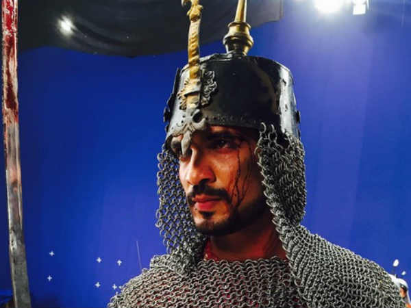 Check Out Naagin’s Ritik Aka Arjun Bijlani In Warrior Look
