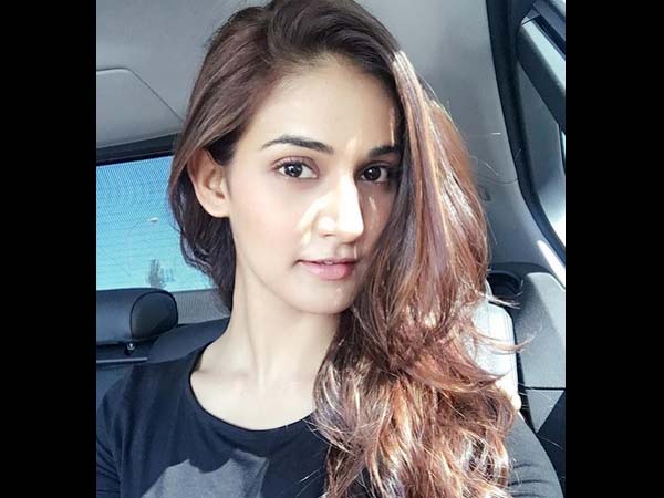 IIFA 2016: Mouni Roy, Arjun Bijlani, Manish Paul & Mukti Mohan In Madrid! [PICS]