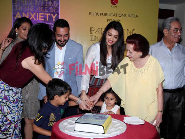 aishwarya-rai-bachchan-spotted-book-launch-event-latest-pictures