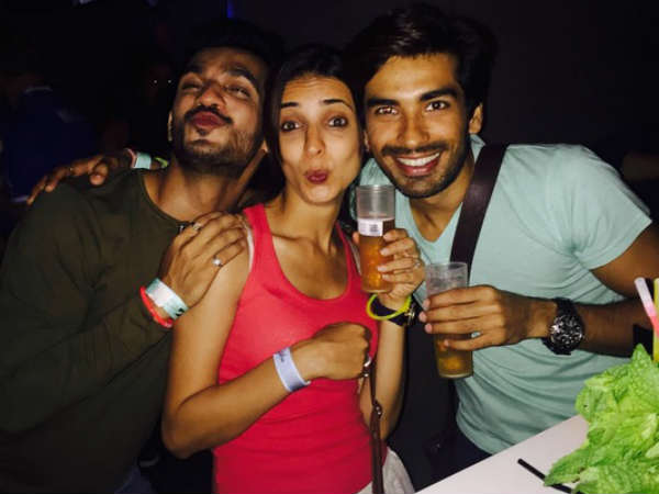 Look Whom Sanaya Irani & Mohit Sehgal Met In Spain Look Whom Sanaya Irani & Mohit Sehgal Met In Spain