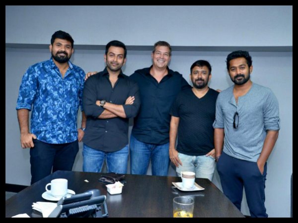Hollywood Sports Action Director To Work In Prithviraj's Beautiful Game! Hollywood Sports Action Director To Work In Prithviraj's Beautiful Game!