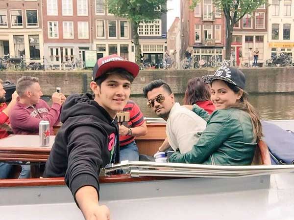 Travel Dairies: Yeh Rishta Kya Kehlata Hai’s Hina Khan & Rohan Mehra Enjoy Their Vacation! Travel Dairies: Yeh Rishta Kya Kehlata Hai’s Hina Khan & Rohan Mehra Enjoy Their Vacation!