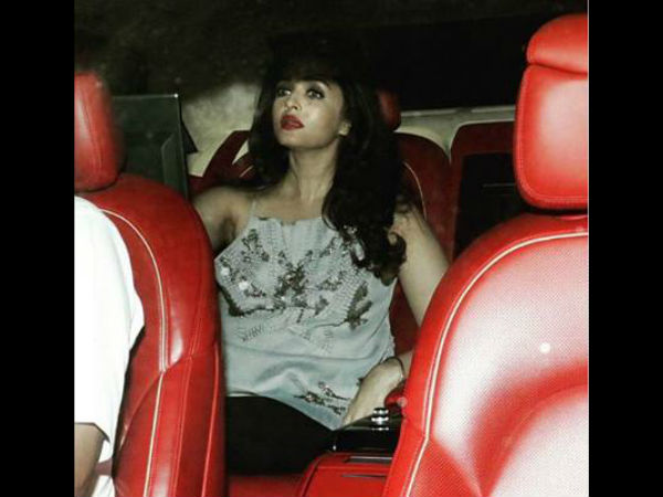 karan-johar-party-pictures-shahrukh-aishwarya-kareena-shahid-spotted