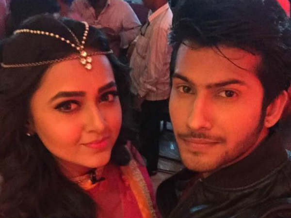 Swaragini’s Tejaswi Prakash Wayangankar & Namish Taneja On Comedy Nights Bachao (PICS)