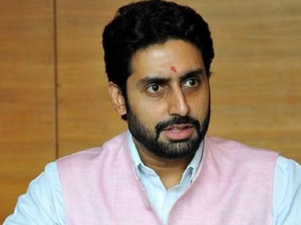 Abhishek Bachchan - Baby Aaradhya Being Dragged