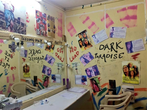 nia sharma farewell party