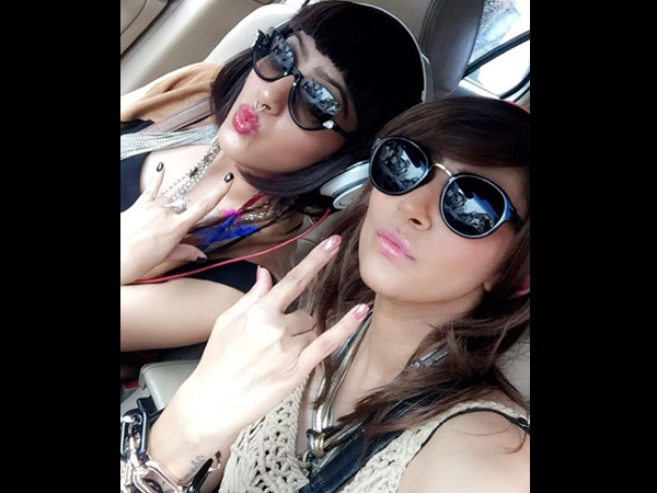 sandhya funky look in pics